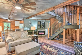 Secluded Table Rock LakeandBranson Cabin with Hot Tub!